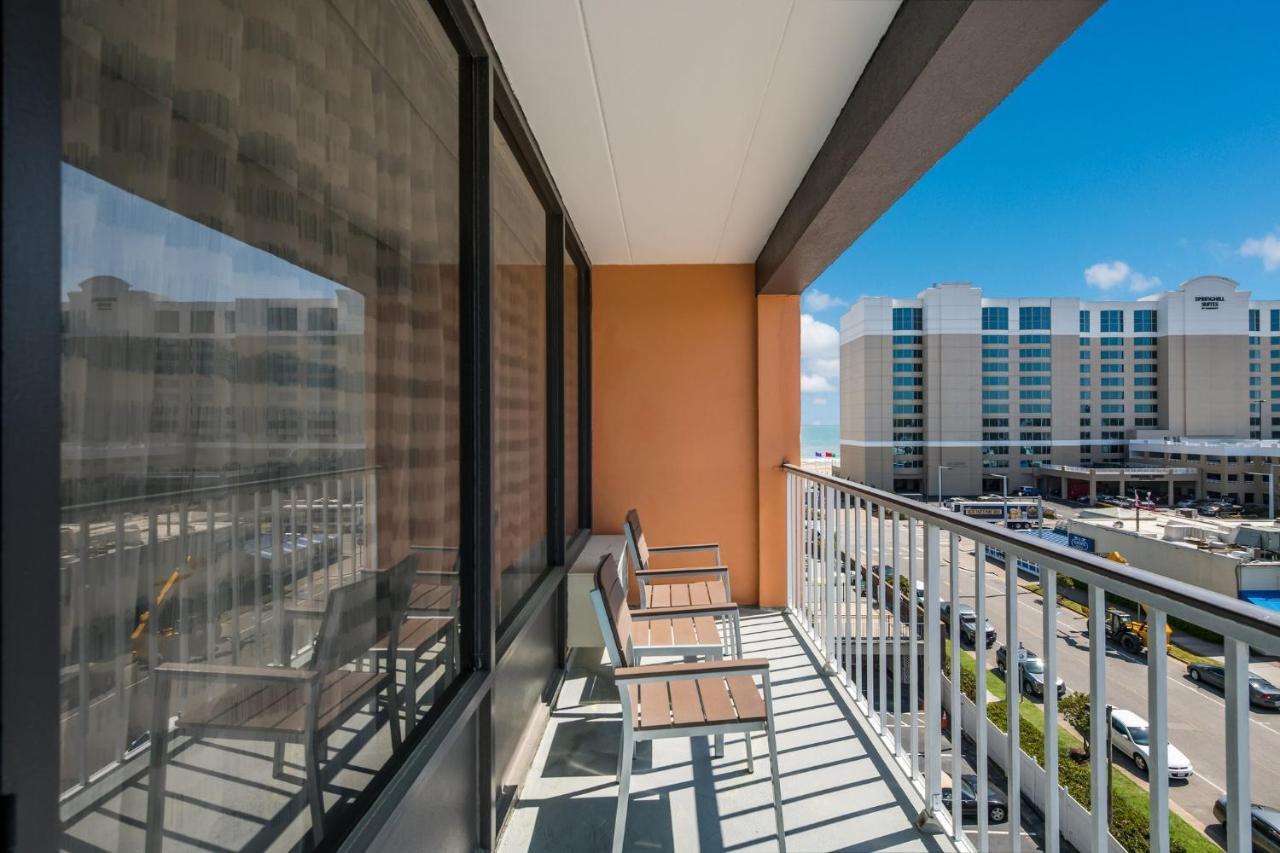 Red Roof Plus & Suites Virginia Beach - Seaside Exterior photo